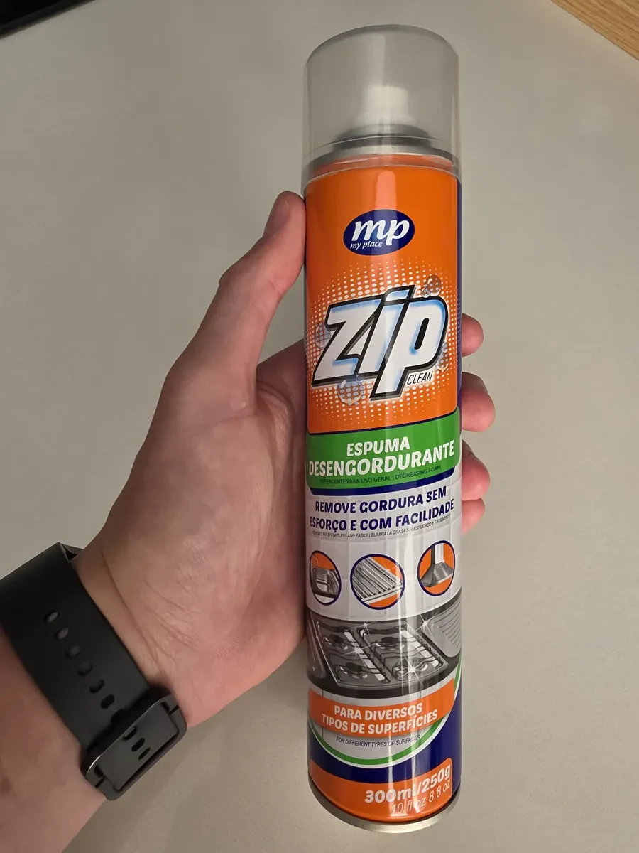 Lata 300 ml na mão